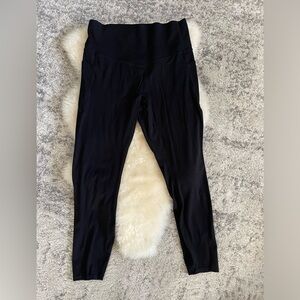 Halara SoCinched high waisted tummy control large side pocket leggings